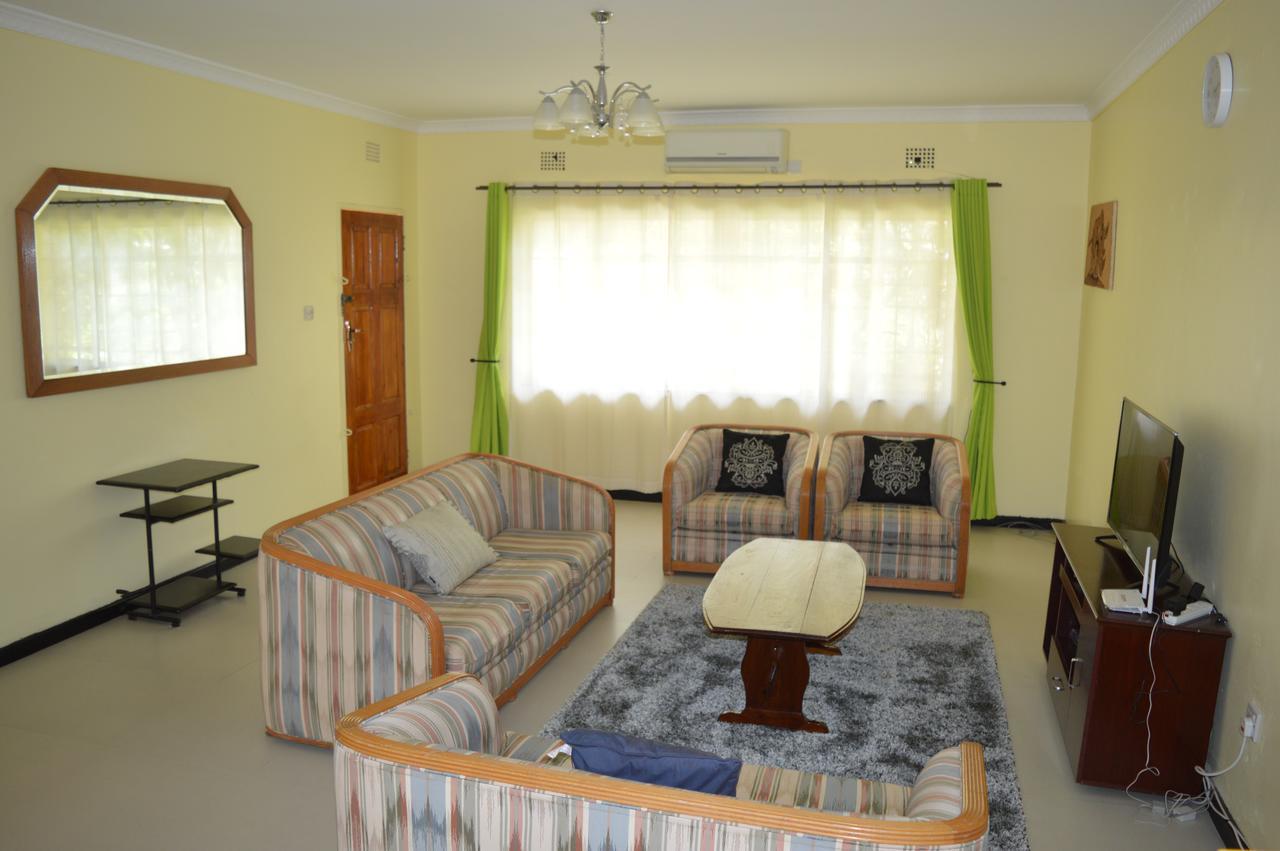 Kasuda House - Rent The Entire House Hotel Lusaka Bagian luar foto